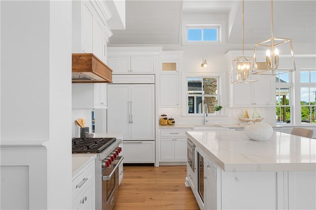 811 Ocean Road, Narragansett, RI 02882