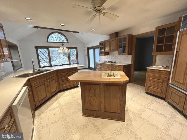 88 W RAMBLER DR, Southampton, PA 18966