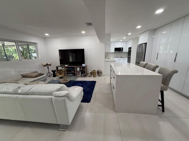 1912 N 42nd Ave, Hollywood, FL 33021