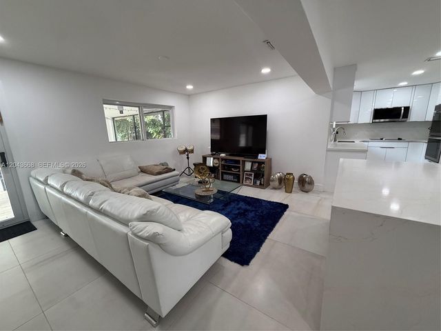 1912 N 42nd Ave, Hollywood, FL 33021