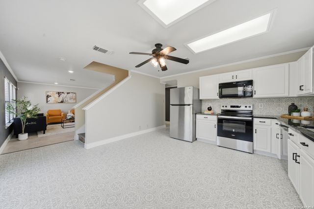 7019 Knights, San Antonio, TX 78233