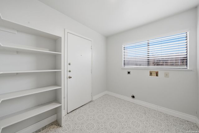 7019 Knights, San Antonio, TX 78233