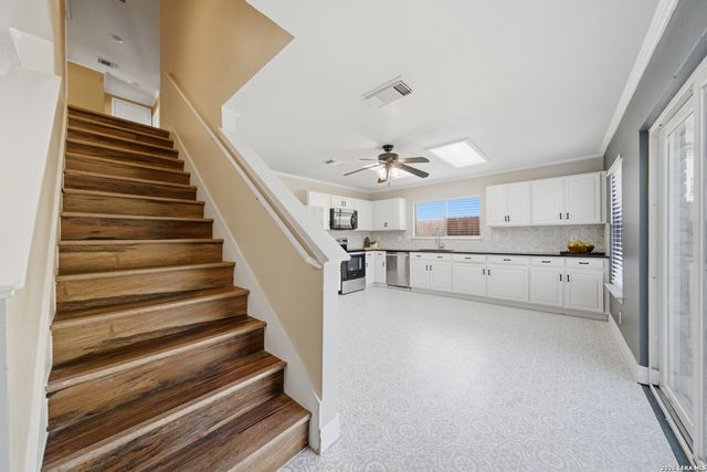7019 Knights, San Antonio, TX 78233