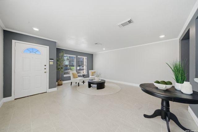 7019 Knights, San Antonio, TX 78233