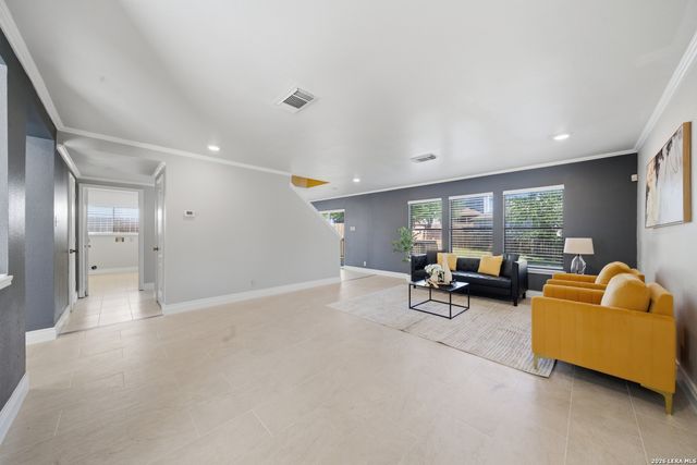 7019 Knights, San Antonio, TX 78233