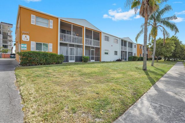 1505 Crescent Circle A11, Lake Park, FL 33403