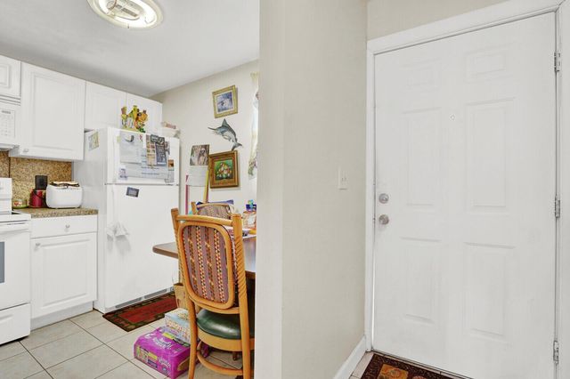 1505 Crescent Circle A11, Lake Park, FL 33403