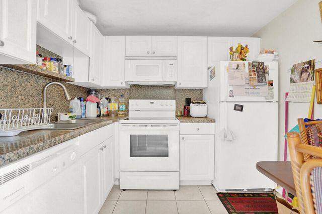 1505 Crescent Circle A11, Lake Park, FL 33403