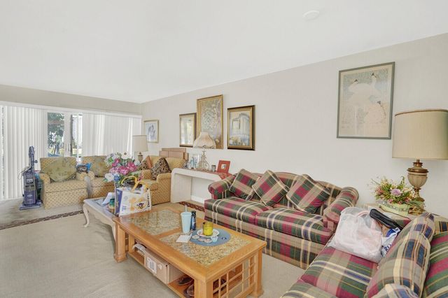 1505 Crescent Circle A11, Lake Park, FL 33403