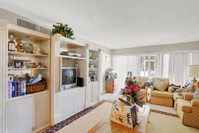 1505 Crescent Circle A11, Lake Park, FL 33403