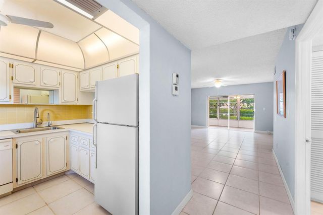 7360 NW 1st Street 206, Margate, FL 33063