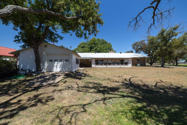 606 Cedar DR, Buchanan Dam, TX 78609