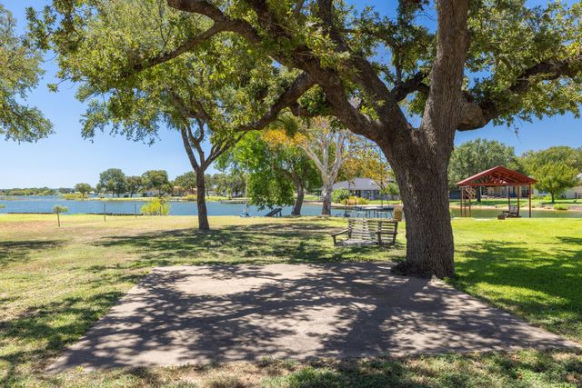 606 Cedar DR, Buchanan Dam, TX 78609