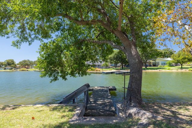 606 Cedar DR, Buchanan Dam, TX 78609