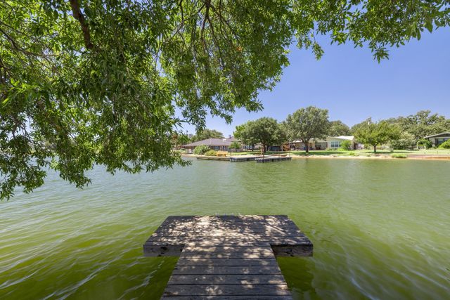 606 Cedar DR, Buchanan Dam, TX 78609