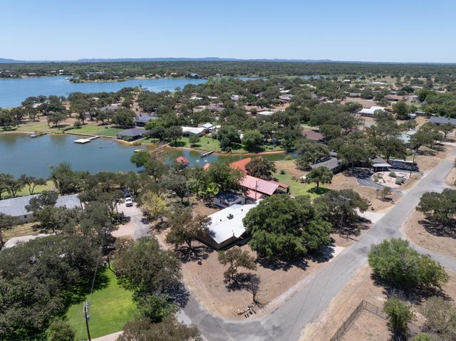 606 Cedar DR, Buchanan Dam, TX 78609