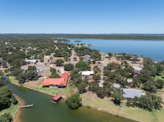 606 Cedar DR, Buchanan Dam, TX 78609