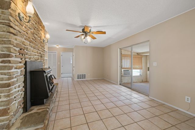 606 Cedar DR, Buchanan Dam, TX 78609
