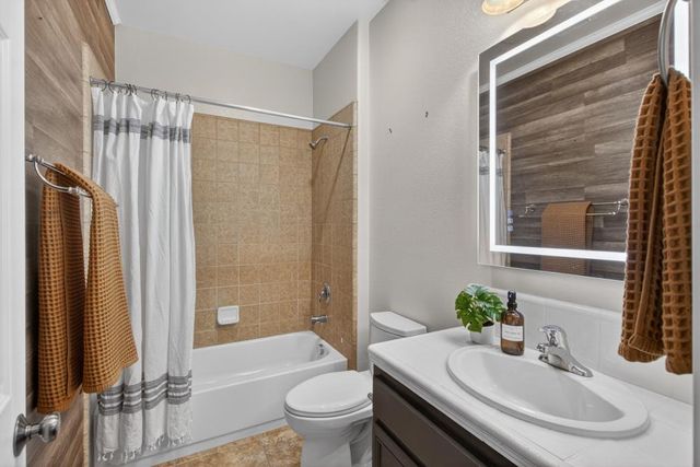 2070 Larkstone Pl, El Dorado Hills, CA 95762