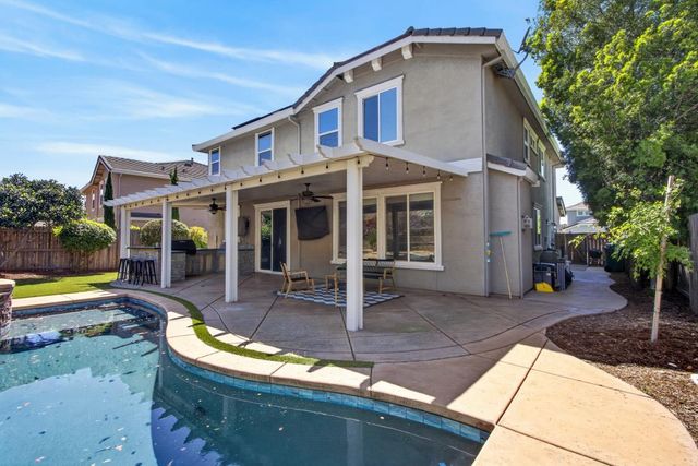 2070 Larkstone Pl, El Dorado Hills, CA 95762