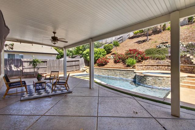 2070 Larkstone Pl, El Dorado Hills, CA 95762