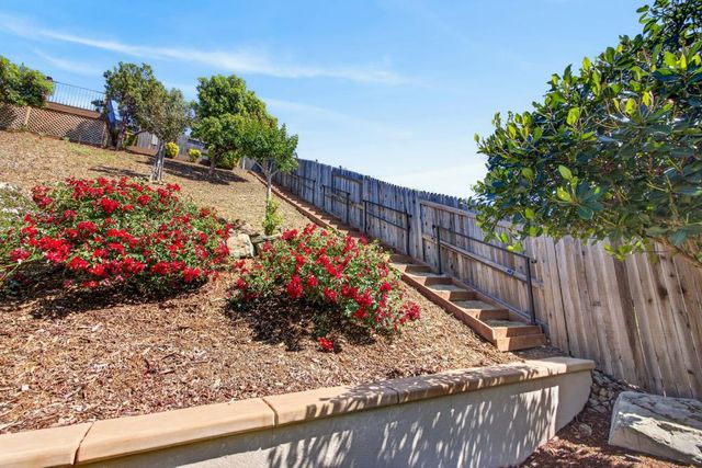 2070 Larkstone Pl, El Dorado Hills, CA 95762