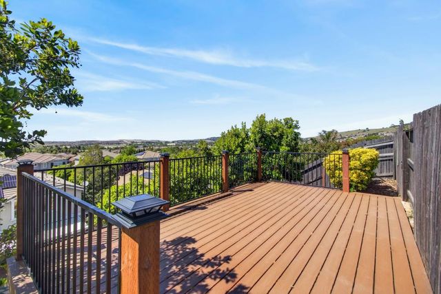 2070 Larkstone Pl, El Dorado Hills, CA 95762