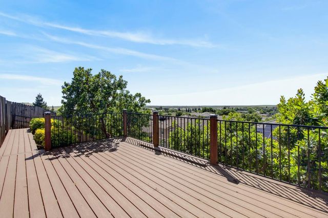 2070 Larkstone Pl, El Dorado Hills, CA 95762