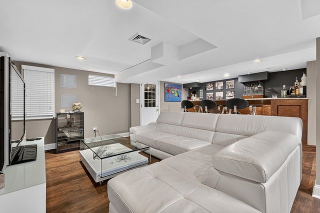 2 HOWARD PL, Bayonne, NJ 07002