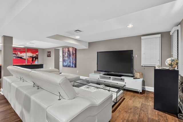 2 HOWARD PL, Bayonne, NJ 07002