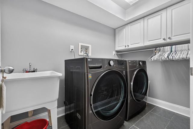 2 HOWARD PL, Bayonne, NJ 07002