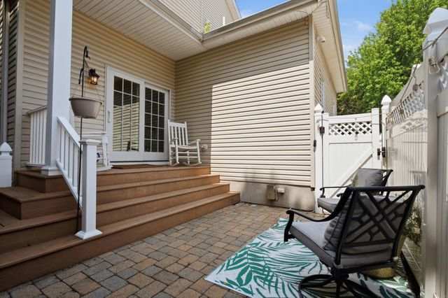 2 HOWARD PL, Bayonne, NJ 07002