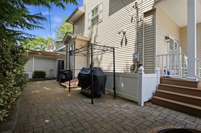 2 HOWARD PL, Bayonne, NJ 07002