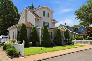 2 HOWARD PL, Bayonne, NJ 07002