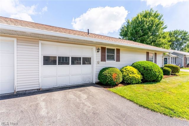 942 Canterbury Lane, Salem, OH 44460