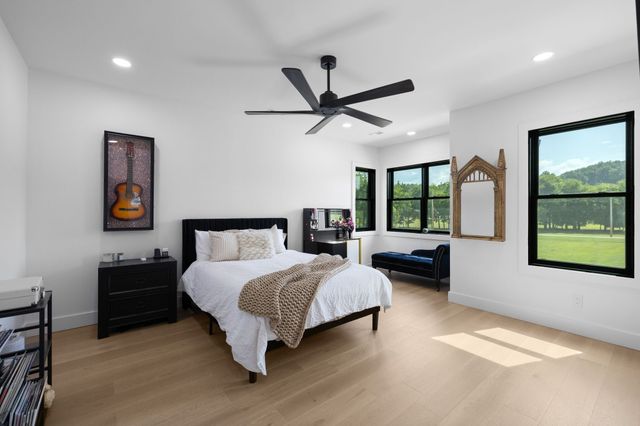 150 Scenic Cir, Pulaski, TN 38478