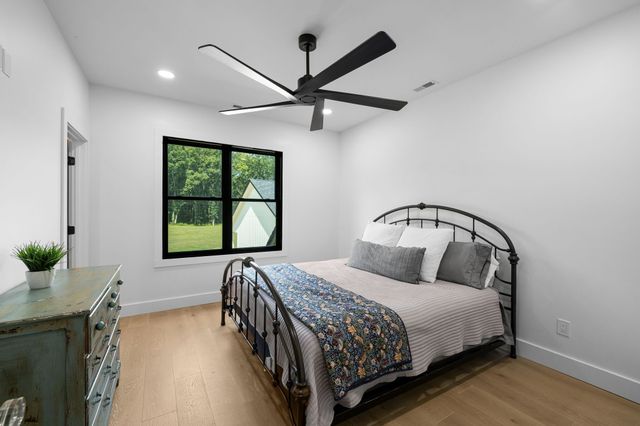 150 Scenic Cir, Pulaski, TN 38478