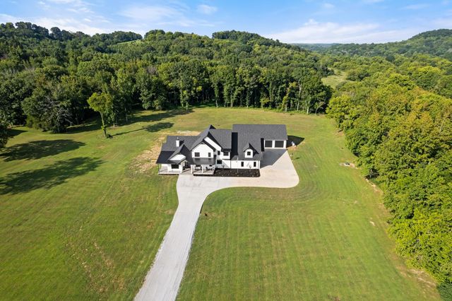 150 Scenic Cir, Pulaski, TN 38478