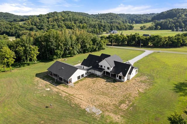 150 Scenic Cir, Pulaski, TN 38478