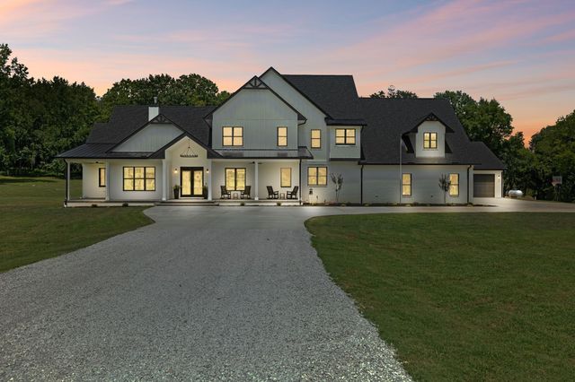 150 Scenic Cir, Pulaski, TN 38478