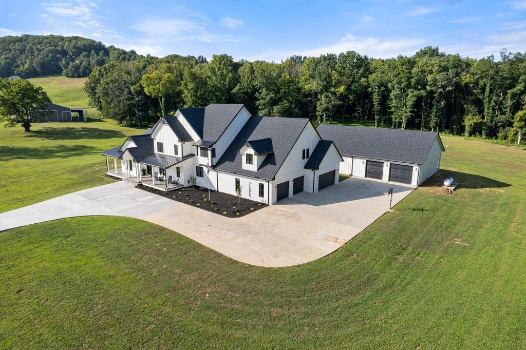 150 Scenic Cir, Pulaski, TN 38478