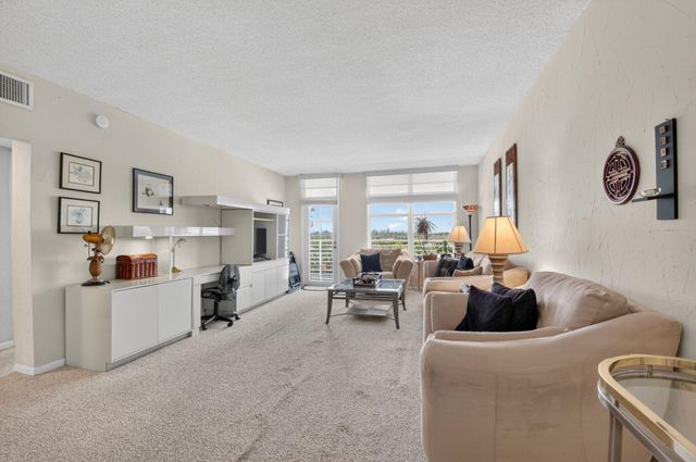 2851 S Ocean Boulevard 5m, Boca Raton, FL 33432