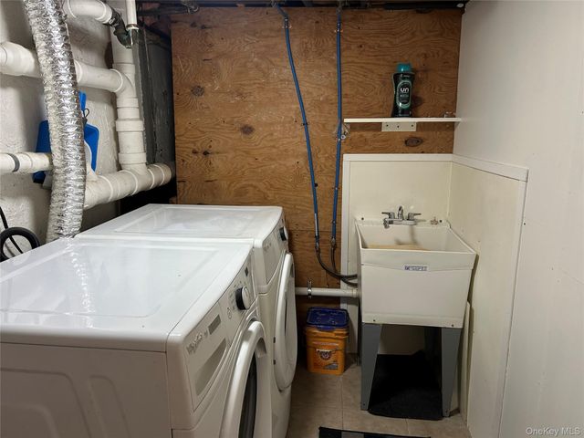 1258 Jackson Avenue, Lindenhurst, NY 11757