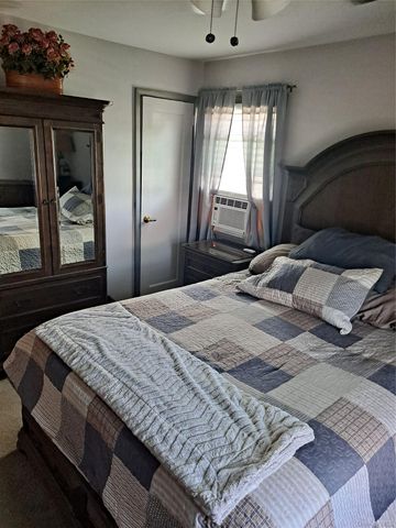 1258 Jackson Avenue, Lindenhurst, NY 11757