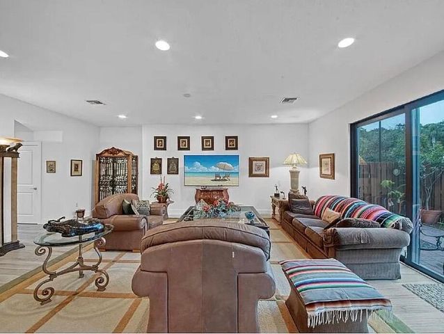 3199 Santa Catalina Place, Greenacres, FL 33467