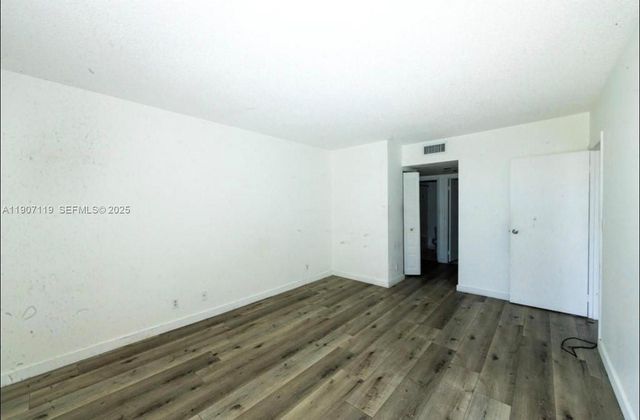 20379 W Country Club Drive 737, Aventura, FL 33180