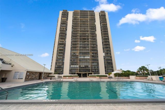 20379 W Country Club Drive 737, Aventura, FL 33180