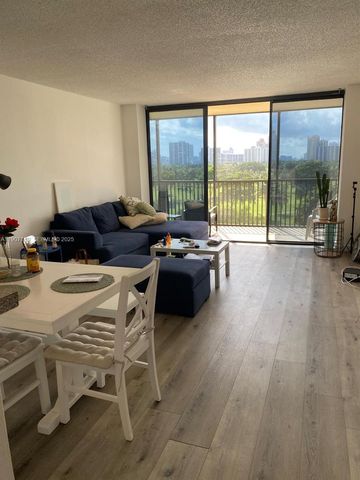 20379 W Country Club Drive 737, Aventura, FL 33180