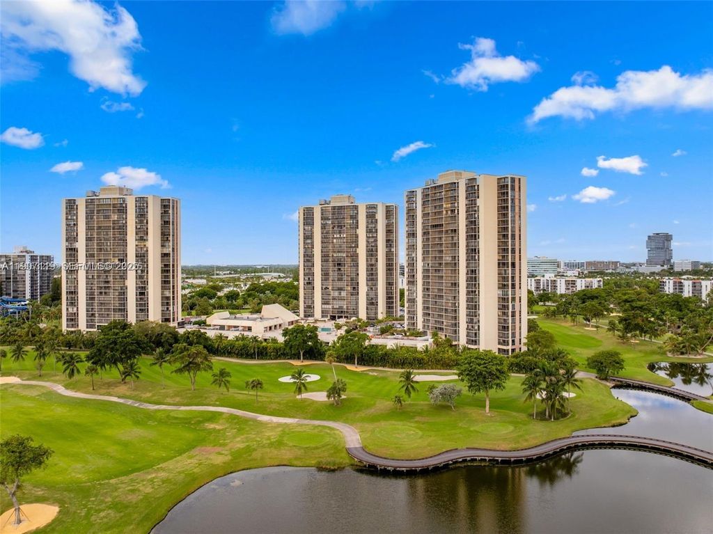 20379 W Country Club Drive 737, Aventura, FL 33180