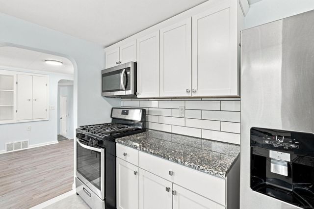 2950 Hartline Drive Drive, Rochester, MI 48309